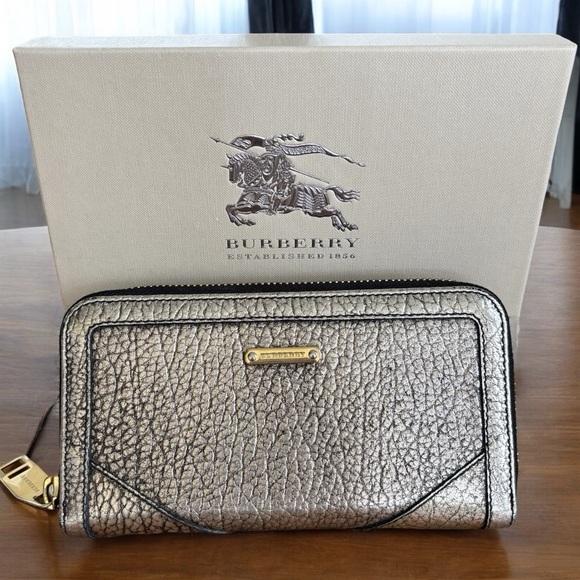 BURBERRY Large Grainy Metal Leather Ziggy Zip Around Wallet in Silver - Picture 1 of 12